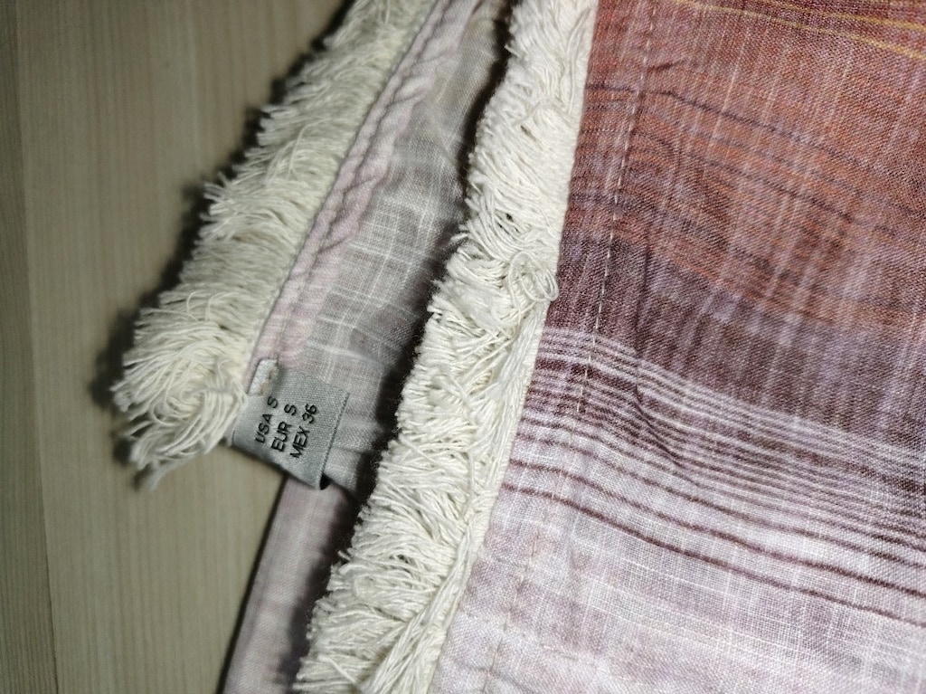 Pamuk/polyester karışımından üretilmiş çizgili yazlık pantolon. - 5
