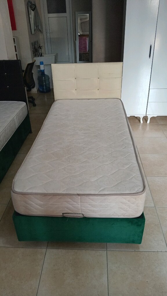 Acil satılık baza yatak başlık 90x190 ölçüsünde 2 adet fiyatıdır - 5