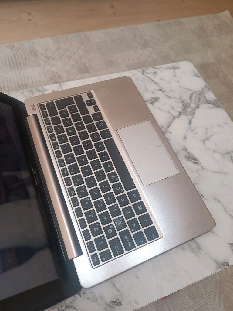 Asus Laptop - Dokunmatik Ekran - SSD - 5