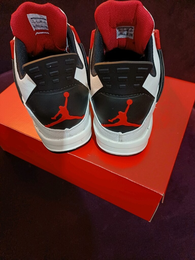 4R/Nike Air Jordan 4 Retro Fire Red Retro Sneaker - 5