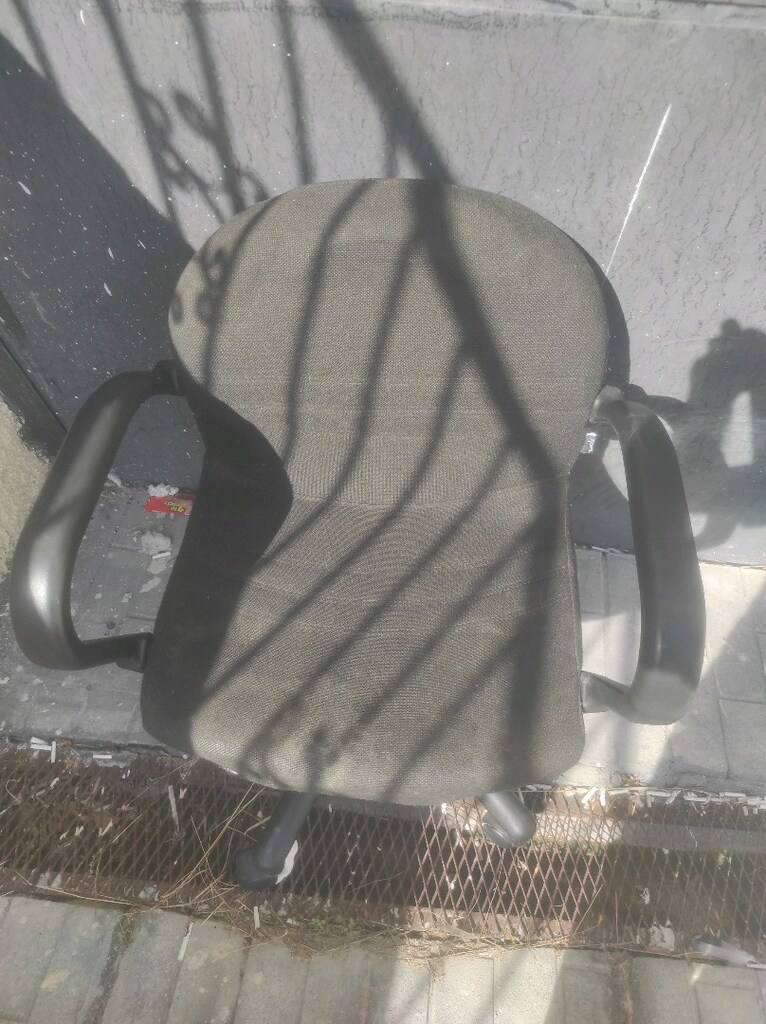 ofis sandalyesi sağlam sorunu yok.kaliteli bir markadır. - 8