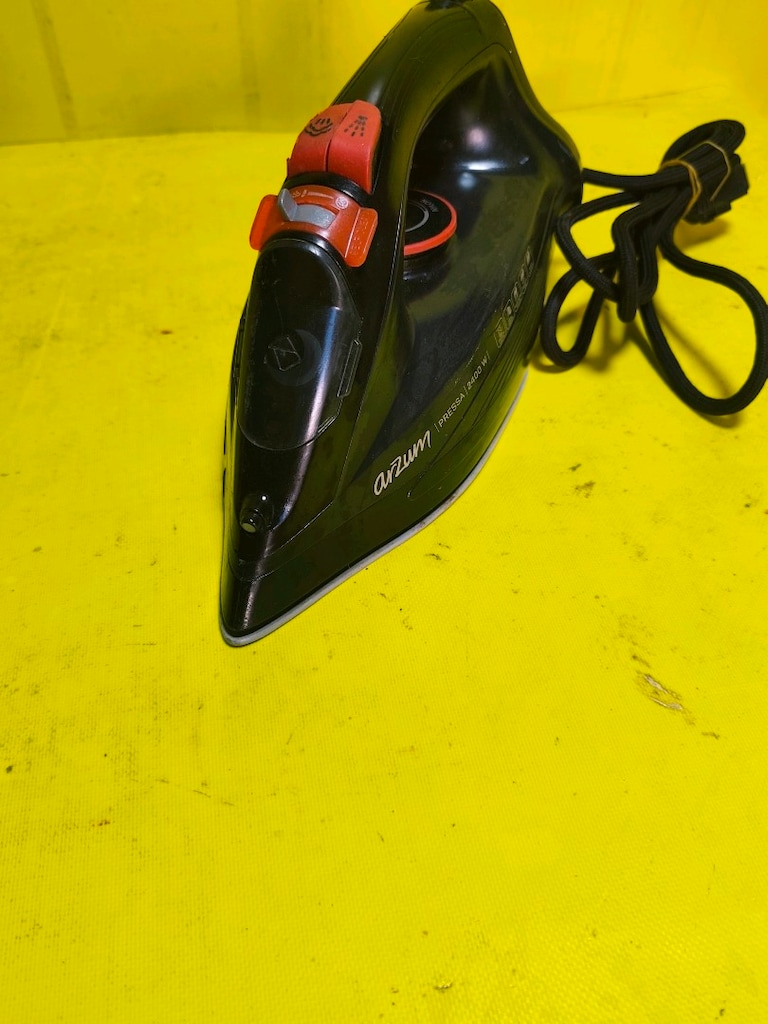 Arzum marka buharlı ütü 2400 watt - 4