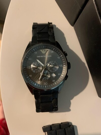 armani saat