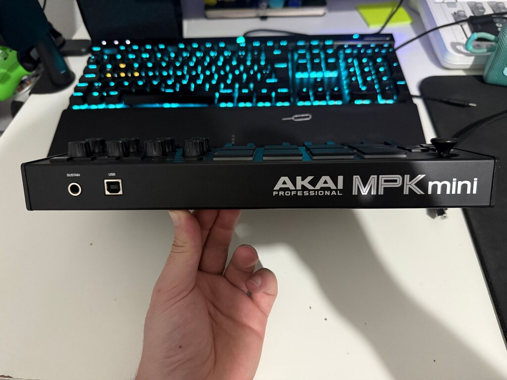 Akai MPK mini 3 - 4