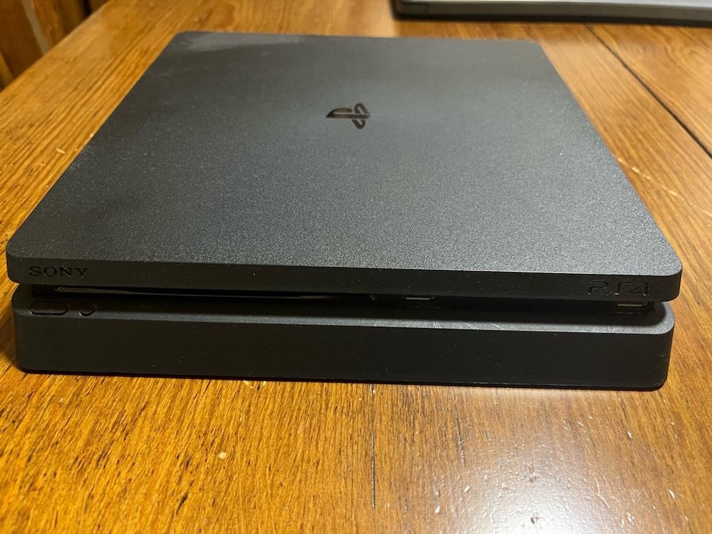 İLK SAHİBİNDEN PS4 SLİM + 2 KOL ORİJİNAL - 2