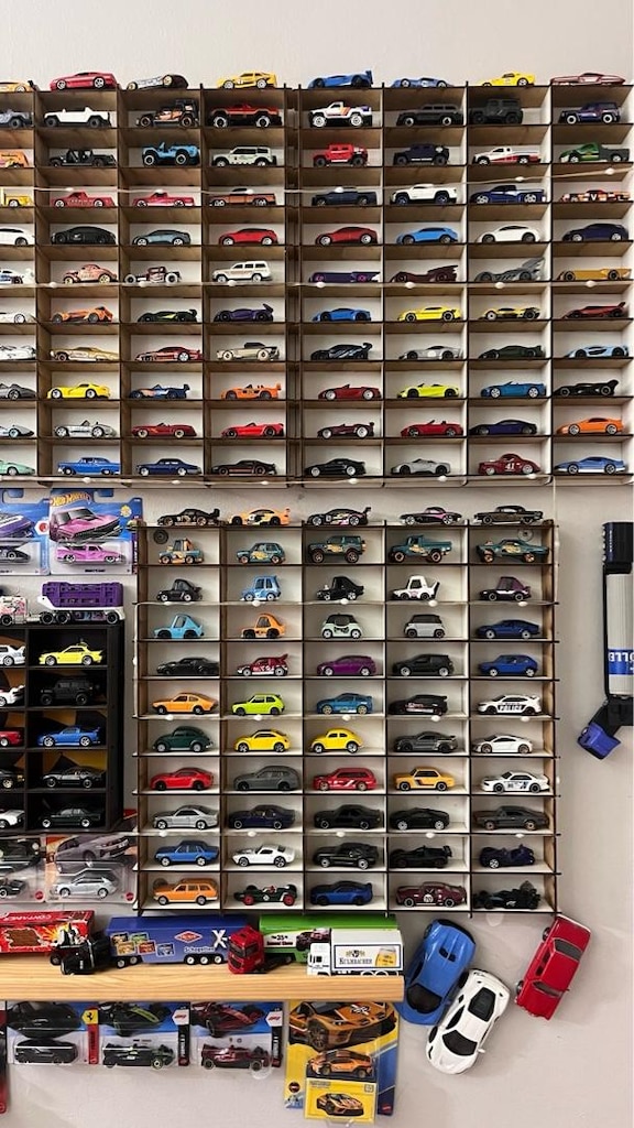 HOTWHEELS & MATCHBOX - 3