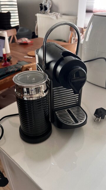Nespresso Pixie + Süt köpürtücü