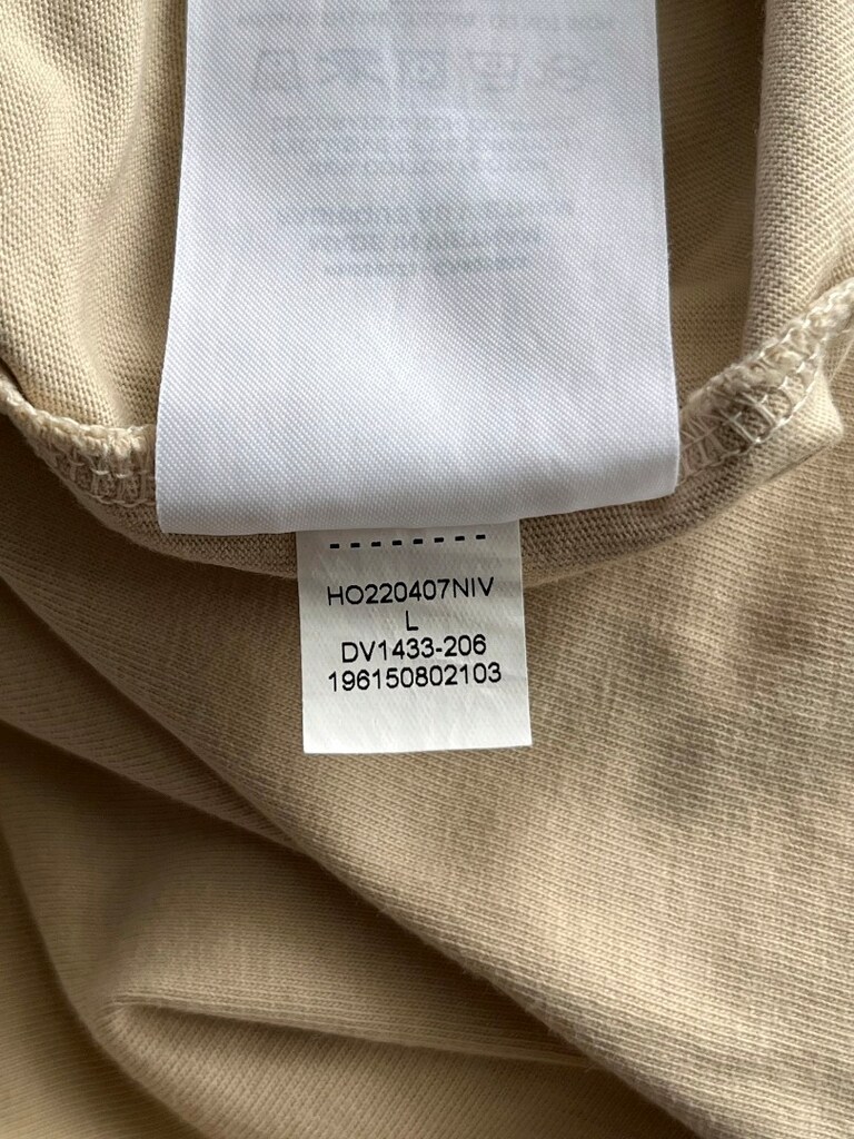 Jordan Holiday Essential Tişört - 8