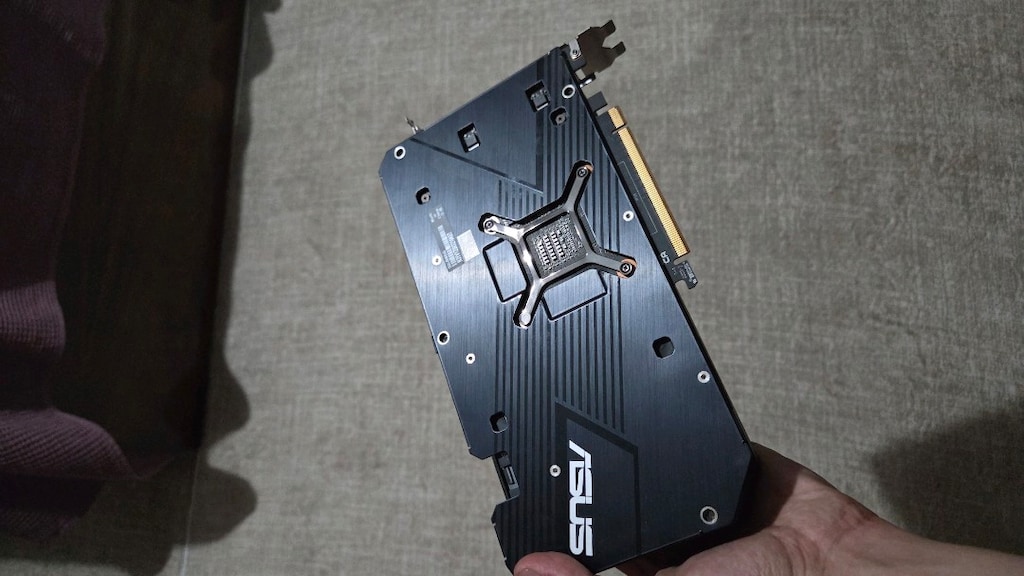 Asus amd radeon Rx6600 - 3
