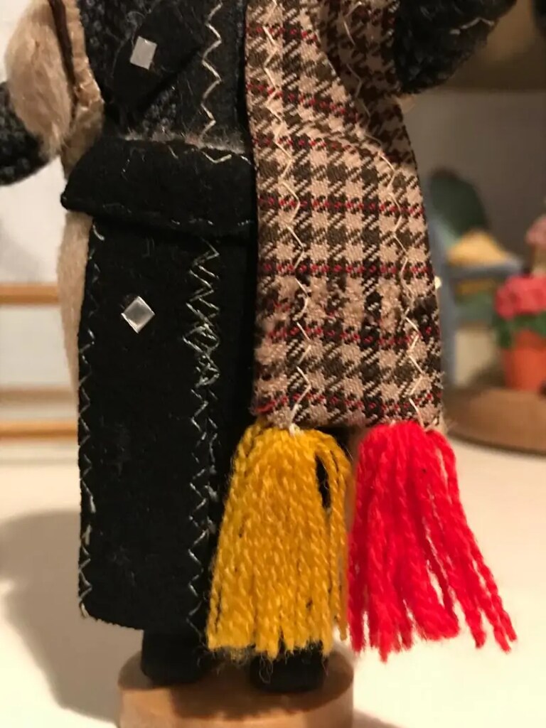 Vintage Uyuyan Mini Bebek & El Yapımı Giysileriyle - 4