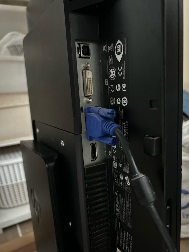 HP EliteDisplay E231 23" Yatay-Dikey Kullanım - 5