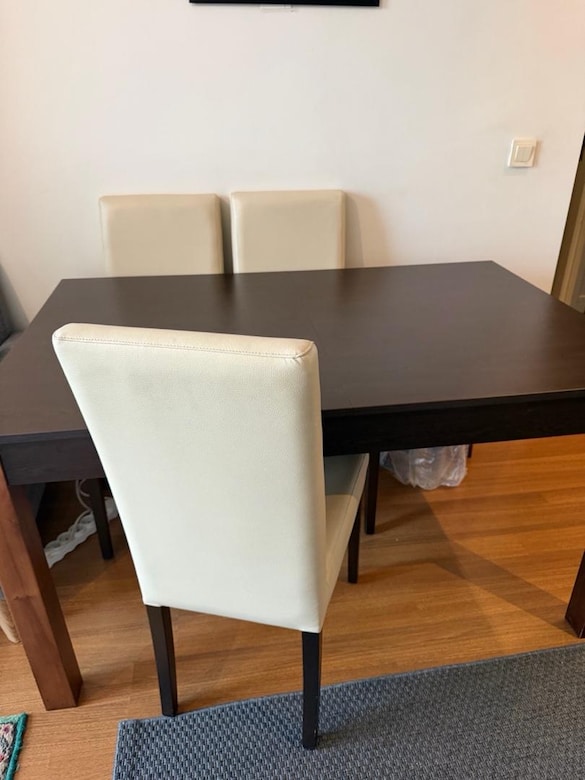 Açılır Yemek Masası + 6 Beyaz Deri Sandalye – Tertemiz, Çiziksiz - 2