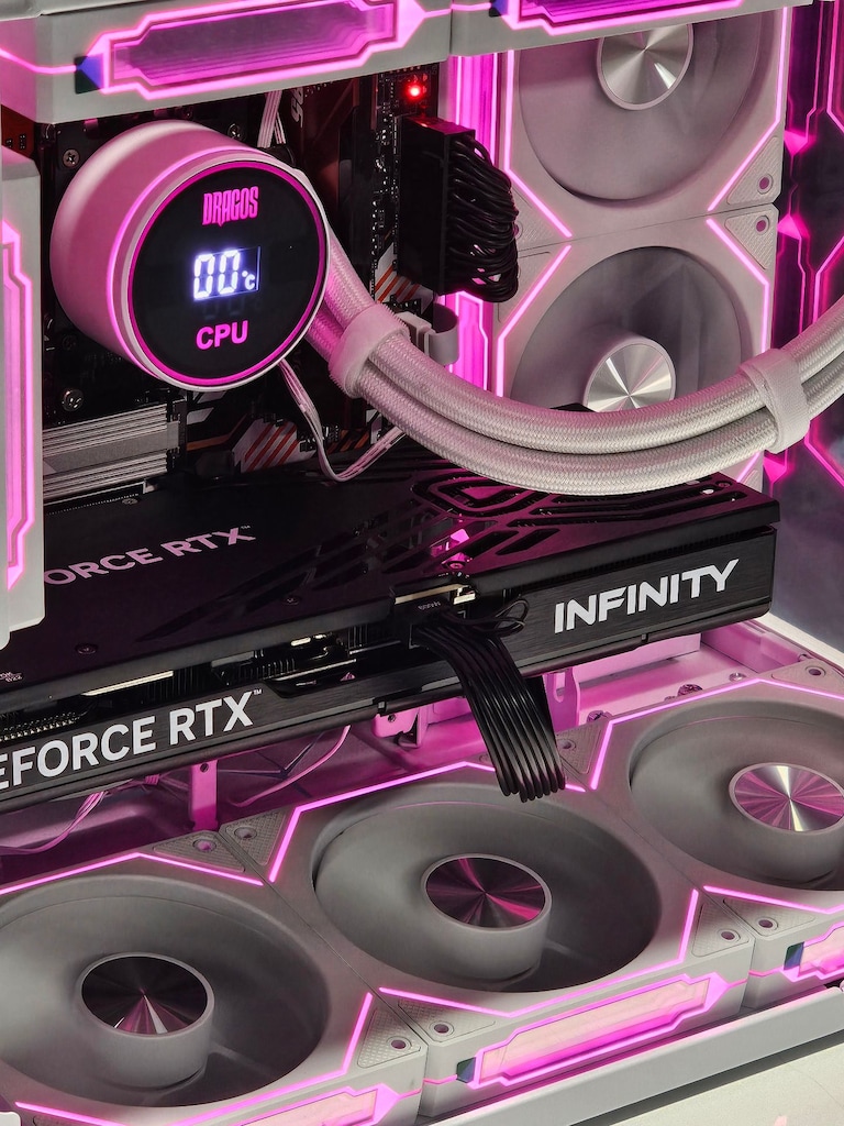 Ryzen 7 7800X3D - RTX 5070 12GB - 32GB RAM - 2TB M.2 SSD - 4