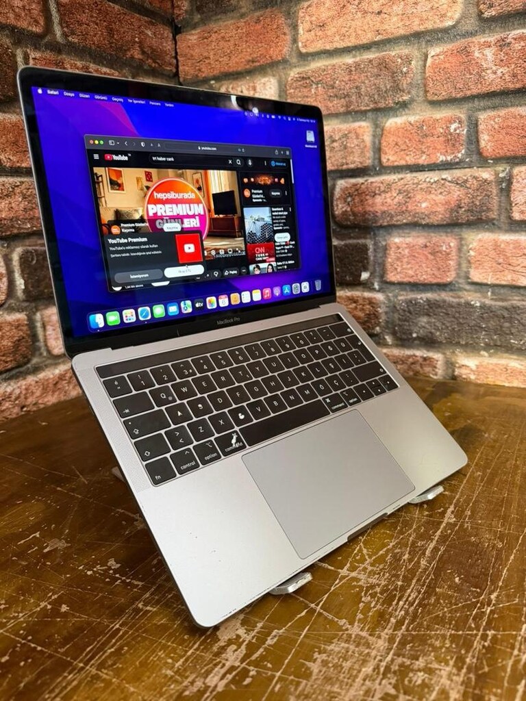 MacBook Pro 2018 8/256 - 2