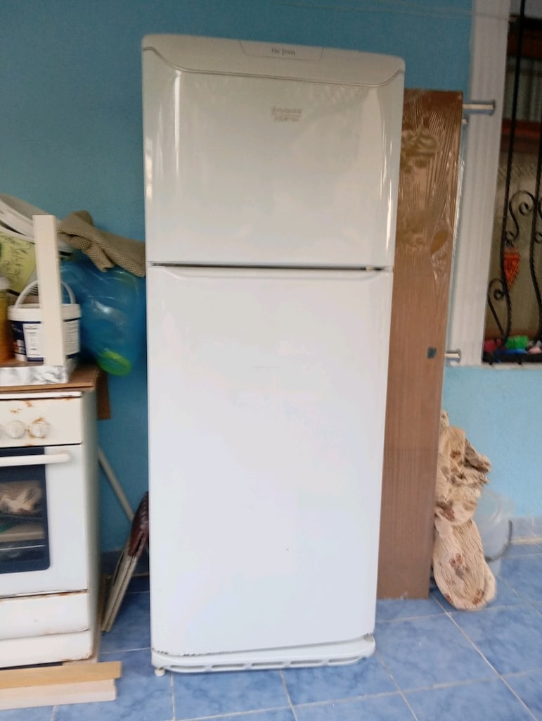 üstün dondurucu Hotpoint Ariston buzdolabı - 3