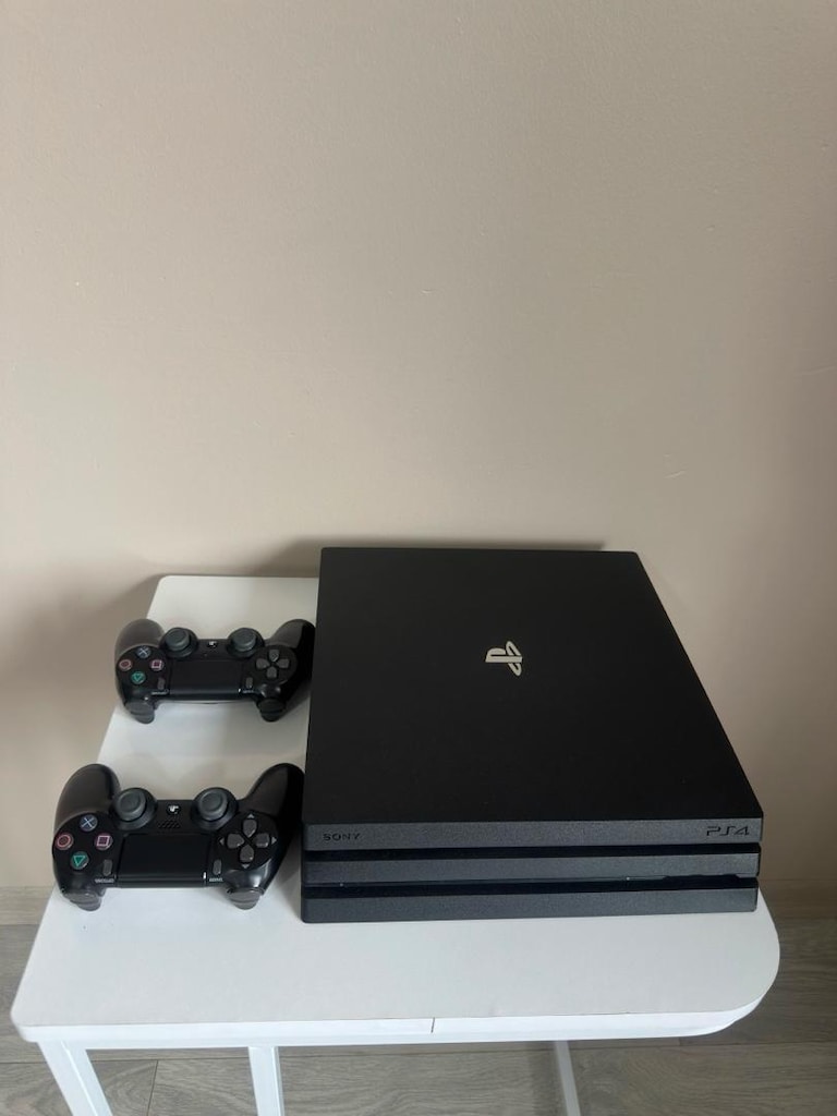 Playstation 4 pro - 7