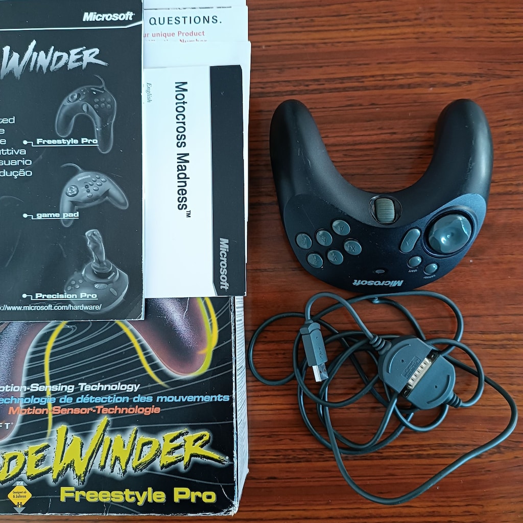 Retrogamer: Adetli 90lar ve 2000ler PC oyun CD + MS Sidewinder gamepad - 2