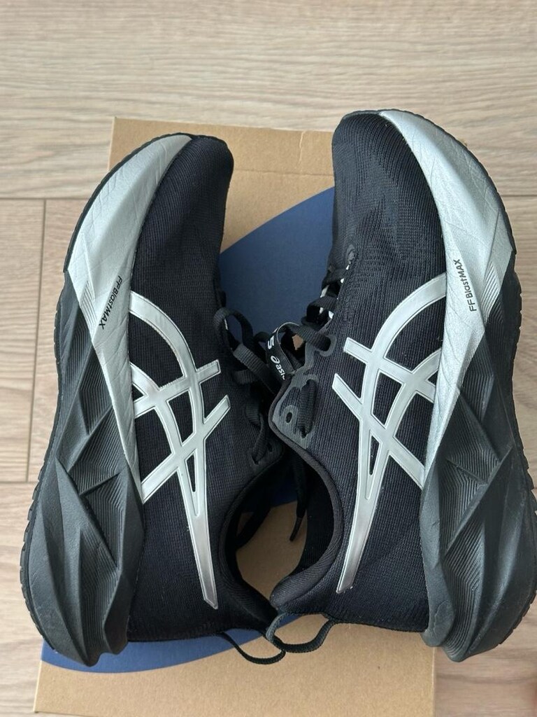 Asics Novablast 5 platinum - 11