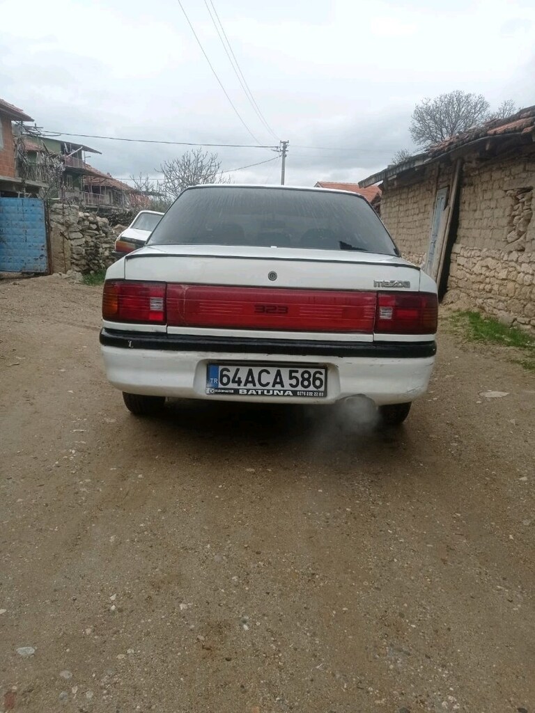 Mazda 323 Sedan - 2