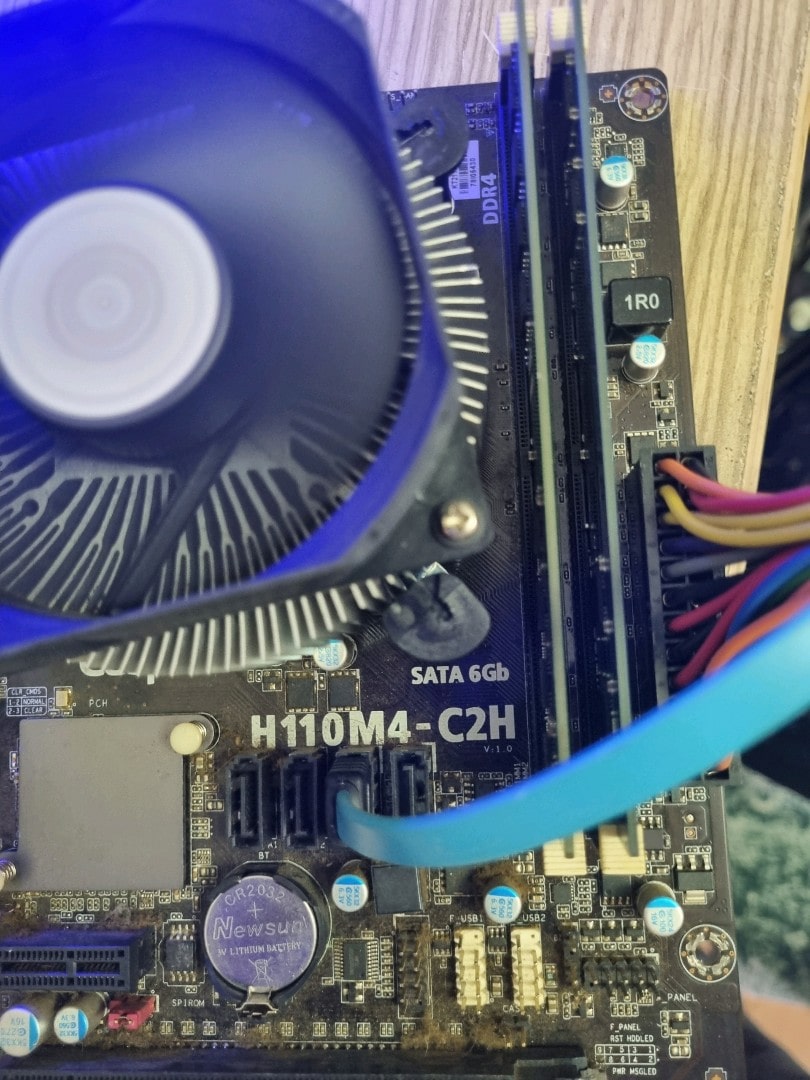 Satılık ecs 1151 pin anakart i3 7100 işlemci 12 gb ddr4 rem - 2