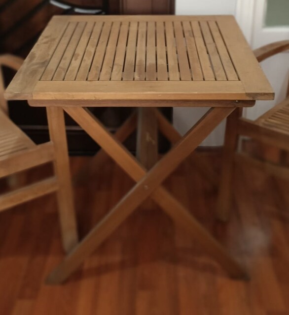 HİÇ KULLANILMAMIŞ KATLANABİLİR ORJİNAL TİK ( TEAK ) MASA