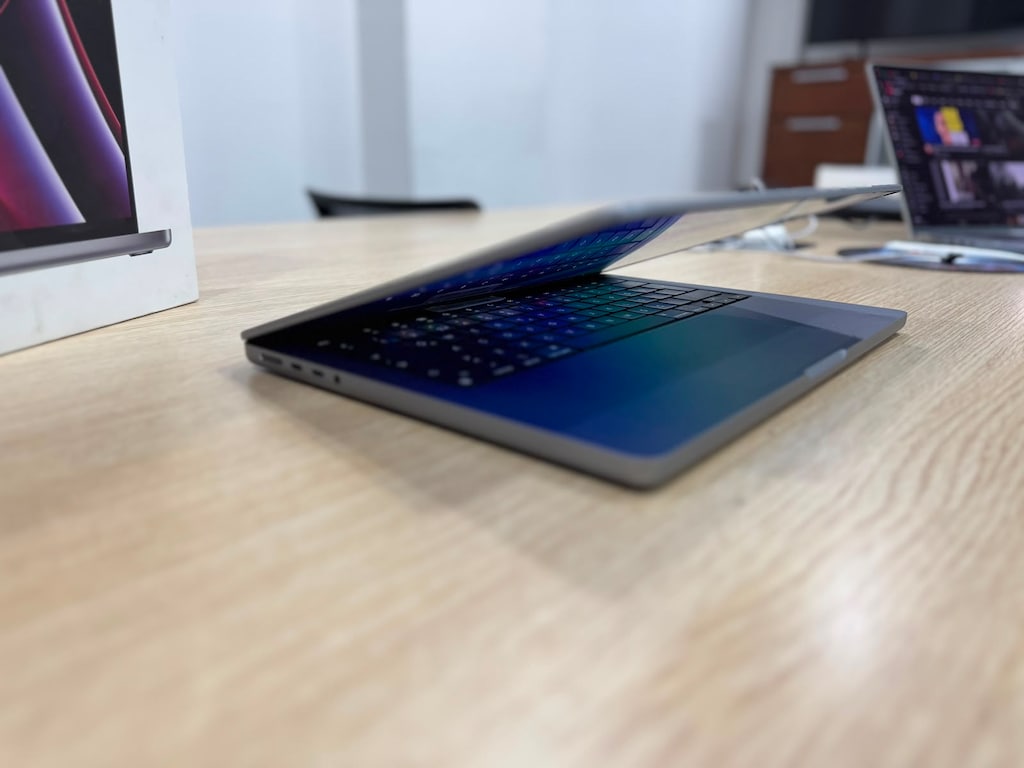 Temiz MacBook Pro 14" M2 Pro | 16GB RAM | 512GB SSD | 220 DEVİR - 2