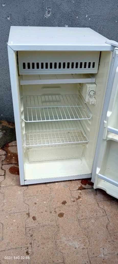 Mini Buz Dolabı - 6