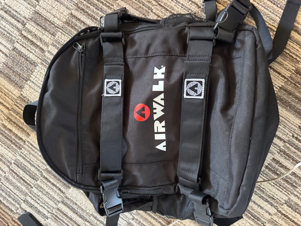 Airwalk sırt çantası (kaykay taşıma çantası)