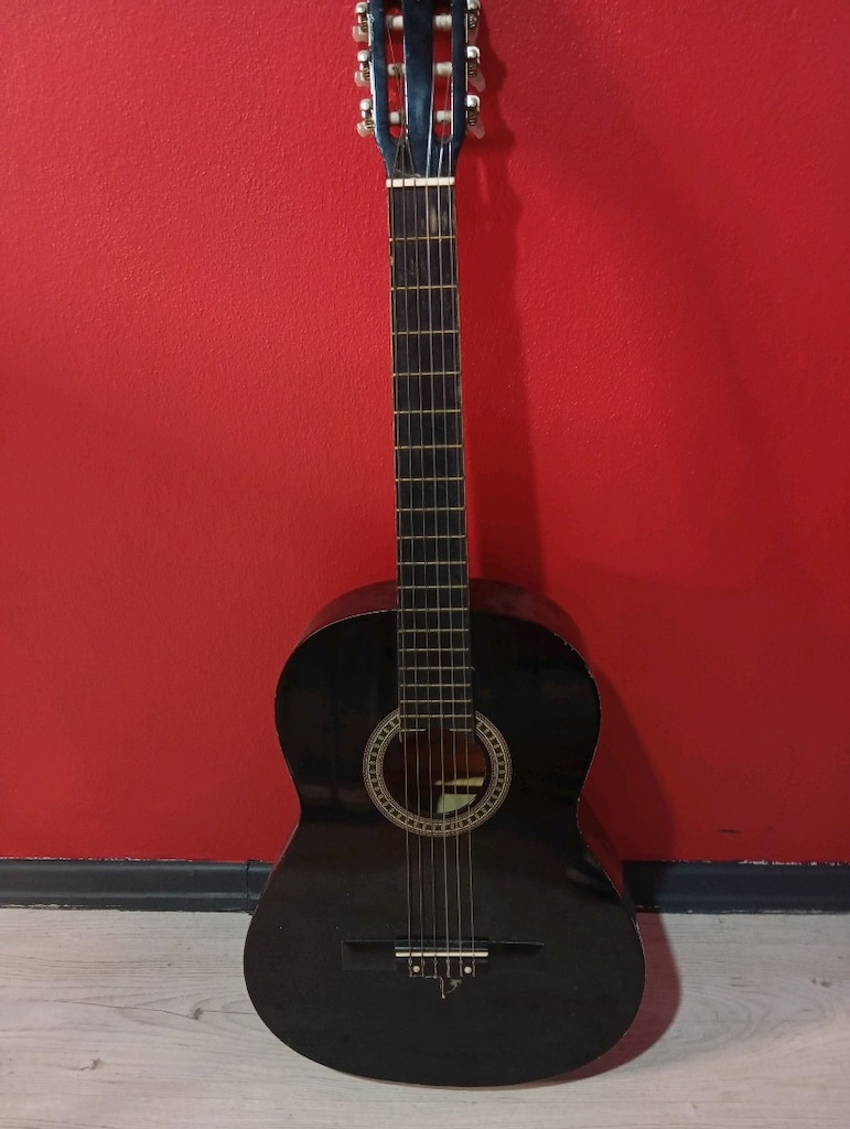 Şık Siyah Klasik Gitar – Uygun Fiyat! - 4