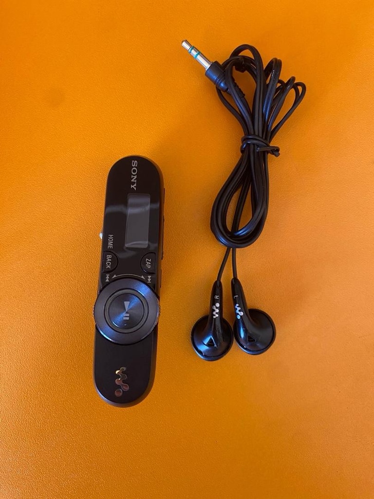 Sony Walkman NWZ-B183 MP3 Çalar - Orijinal Kulaklıklı Temiz Cihaz - 2