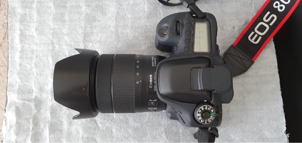 Temiz Canon EOS 80D + 18-135mm IS USM Lens + Grip + Flaş + Çift Batary - 3