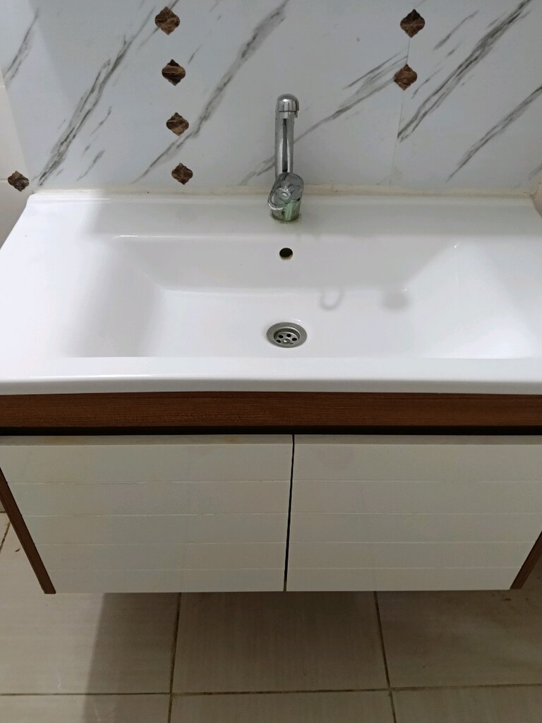 Koçtaş Banyo Dolap&Ayna&Lavabo. Seti - 4