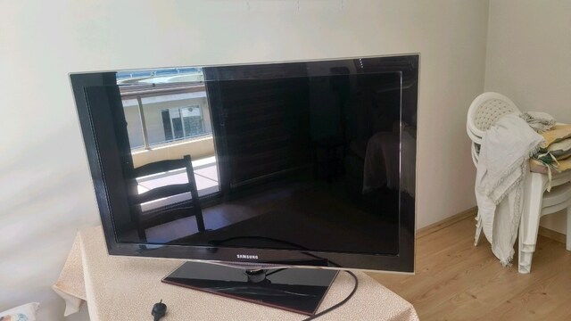LCD TV