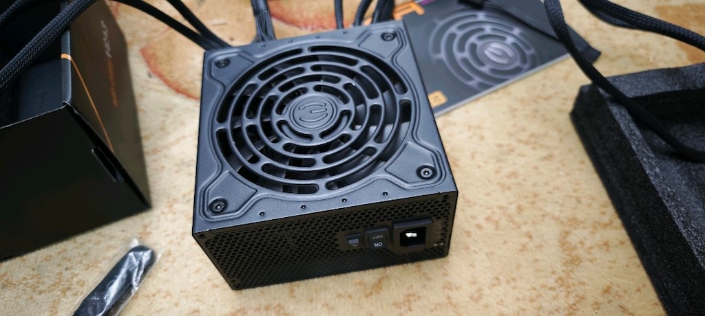 EVGA 80+GOLD 550 WATT FULL MODÜLER PSU - 4