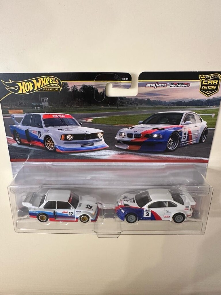 Hot wheels Premium BMW 2li - 4
