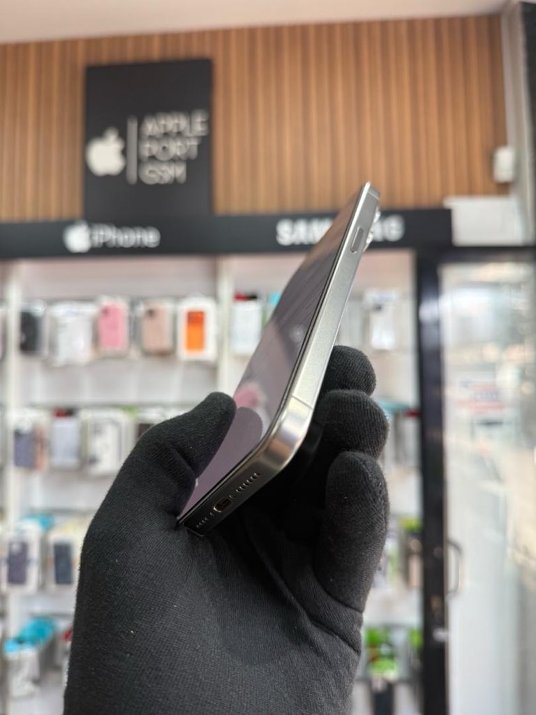 iPhone 15 Pro Max - 3