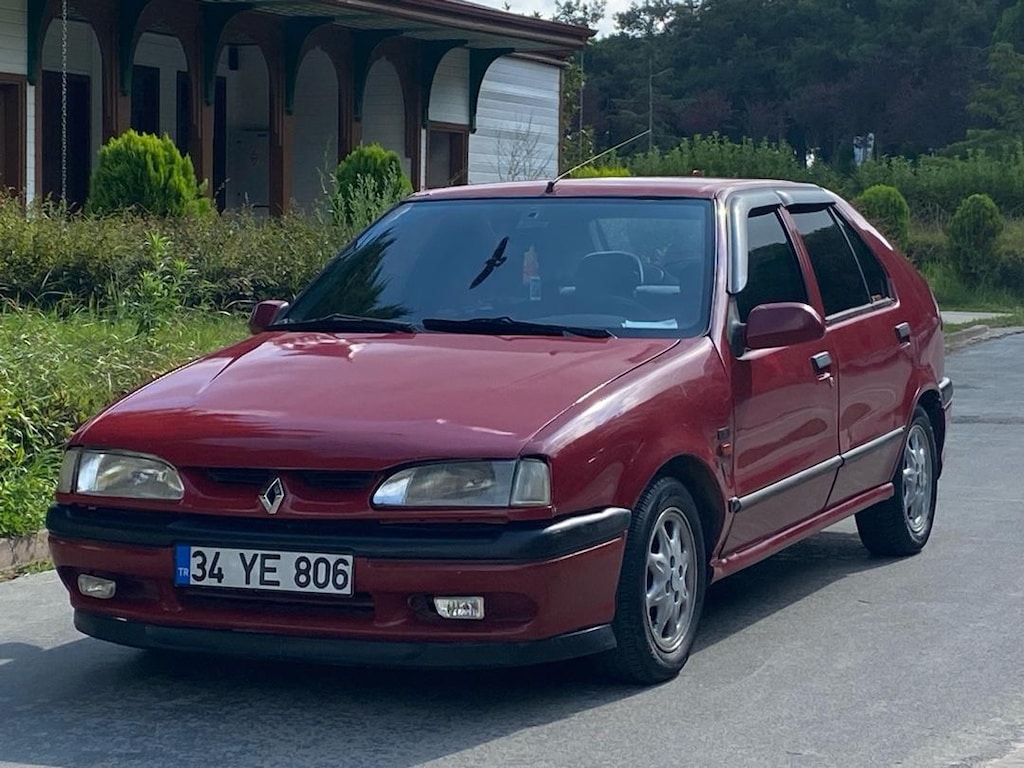 1.6 karbüratörlü Renault Europa - 2