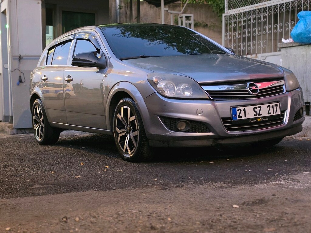 OPEL ASTRA H 2011 - 3