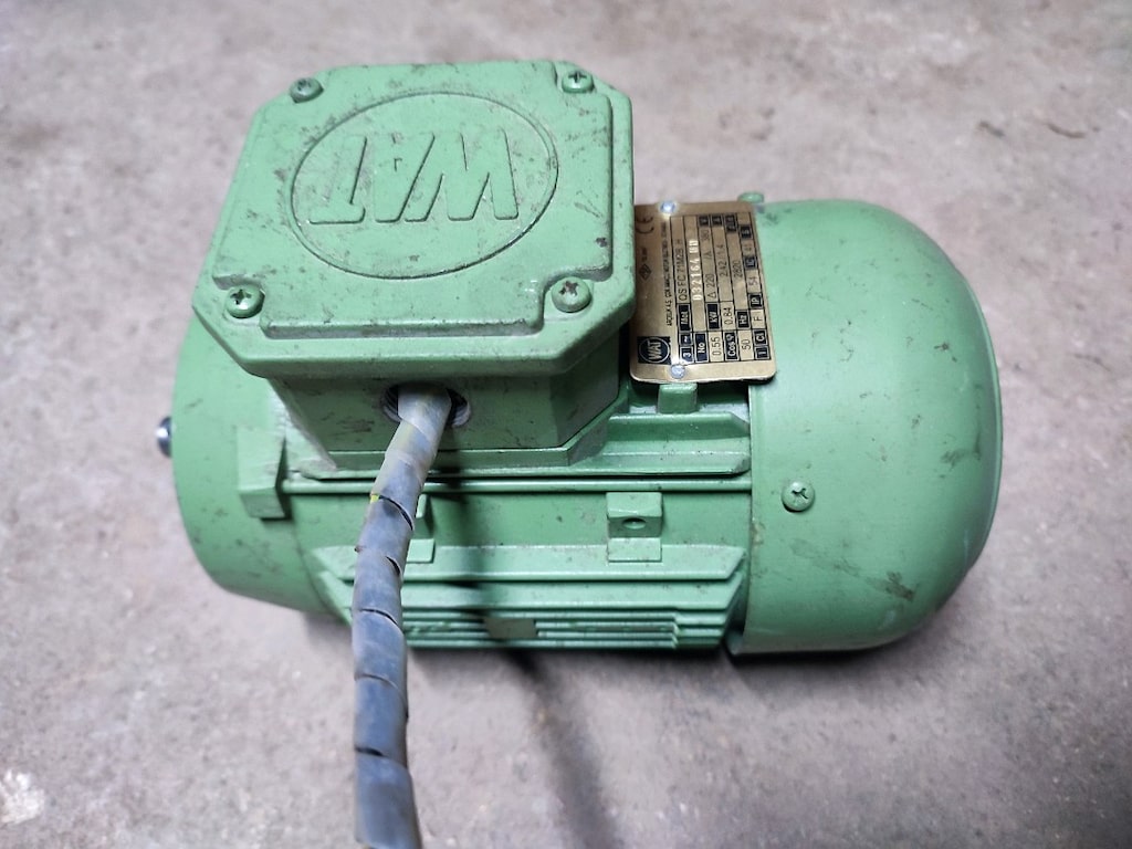 elektrik motoru 0.55 kW 2800 devir - 4