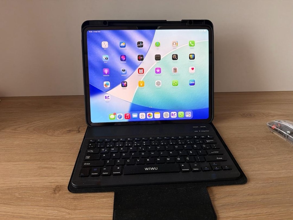 Hediyeli ! Apple İpad Pro 13 İnç 512 gb "Yeni Cihaz"