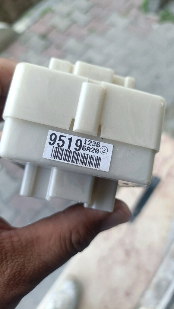 Isuzu F Konnektor Sıgorta Kutu Ara Unıte 898046205051 - 2