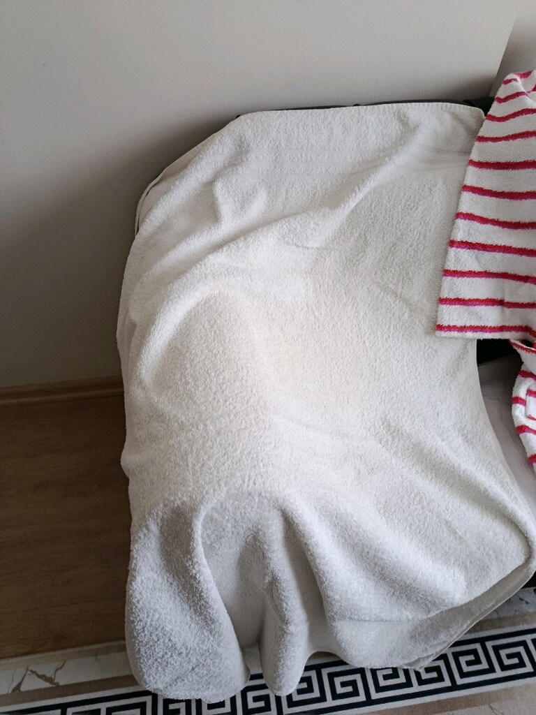 3 parça bornoz iki büyük havlu temiz yıkanmış paketli az kulanıldı - 8