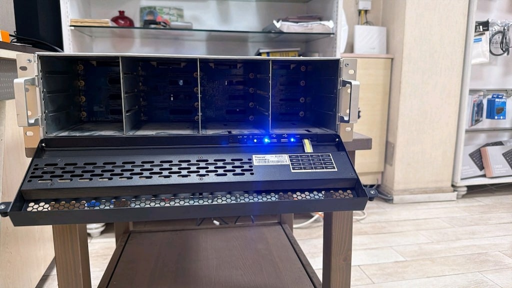 THECUS N16000 PRO NAS SUNUCU SERVER - 2