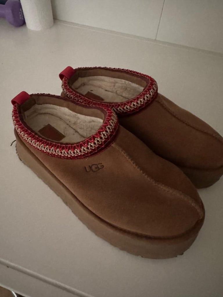 ugg bot - 2