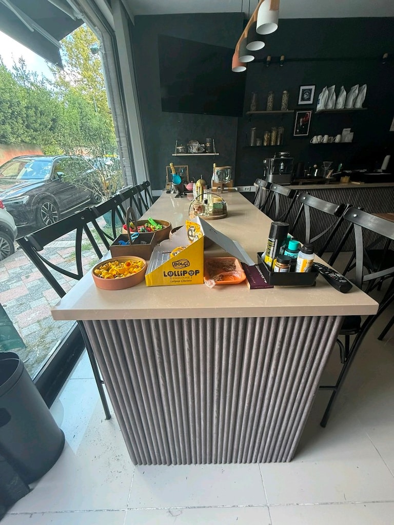 Led ışıklı masa 10 sandalyeli kafe takım - 4