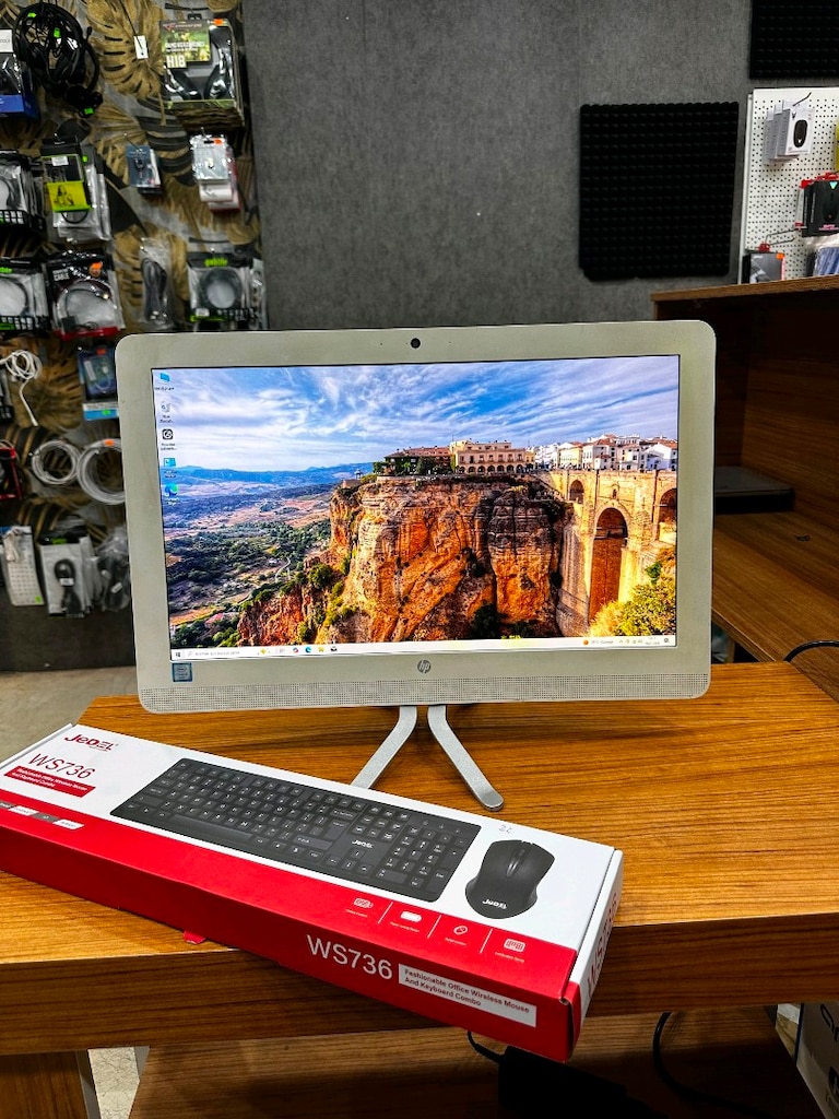 HP ALL İN ONE Bilgisayar INTEL İŞLEMCİ 8 GB RAM 256 GB SSD 24 " - 2
