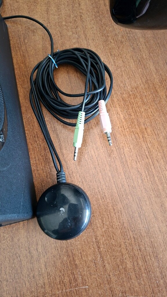 Logitech S-220 2+1 Ses Sistemi - 4