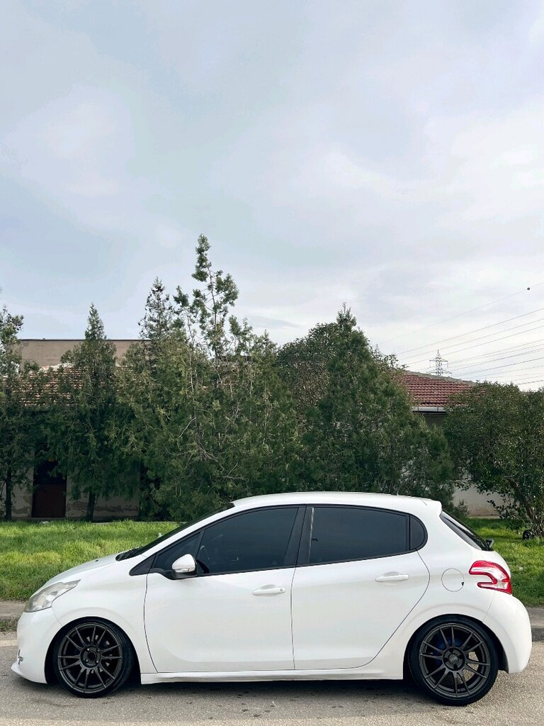 Peugeot 208 1.4 HDİ - 13