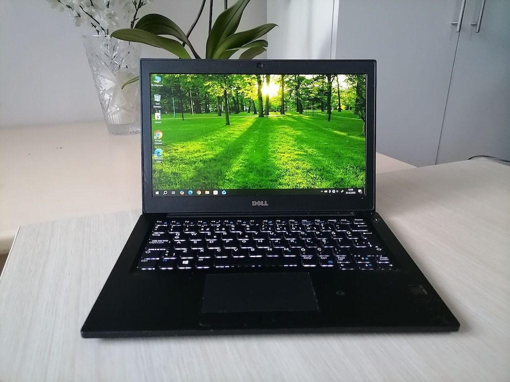 Dell, i5-6300U, 120 GB SSD, 8 GB Ram, 12.5 inç, Işıklı klavye - 3