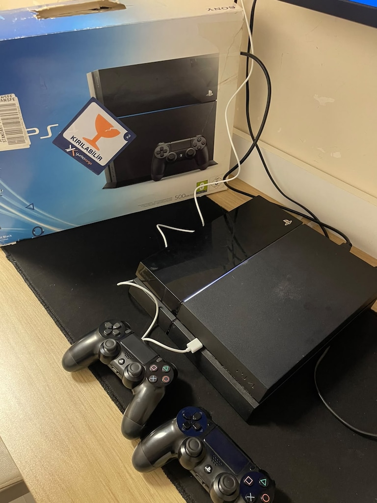 PS4 FAT 500 GB KIRIK JAILBREAKLI + 2 ADET SIFIR KOL + BOL OYUNLU - 6